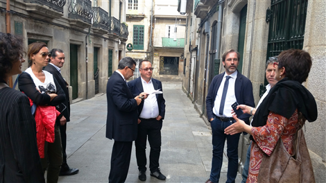 A SPASSO PER LE VIE DEL CENTRO CON LA VIECESINDACO DI PONTEVEDRA